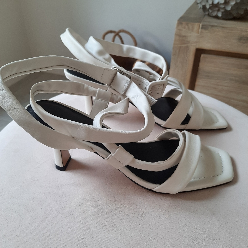Witchery womens shoe - Picture 3 of 4